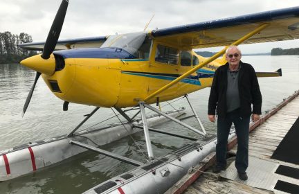 Gunter-Kerzmann_Segelfluglehrer-mit-Wasserflugzeug_2020